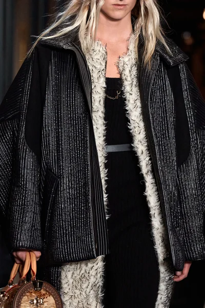 Look 76